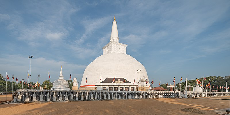 File:SL Anuradhapura asv2020-01 img11 Ruwanwelisaya Stupa.jpg
