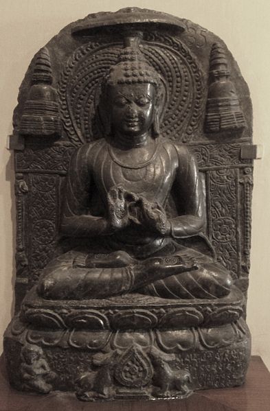 File:Indian Museum Sculpture - Buddha Teaching, 10c, Bihar (9217929491).jpg