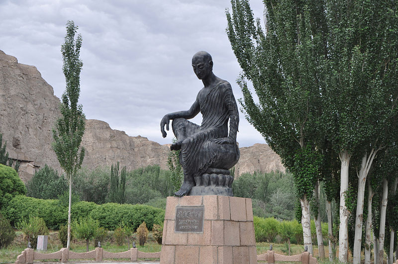 File:Kumarajiva at Kizil Caves, Kuqa.jpg