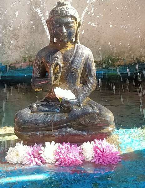 File:Budha Statue.jpg