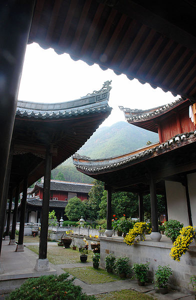 File:Guoqingsi005r.jpg