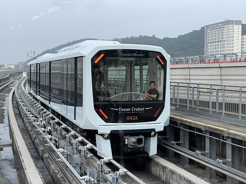 File:042A-042B Macau Light Rapid Transit Taipa Line 06-06-2024.jpg